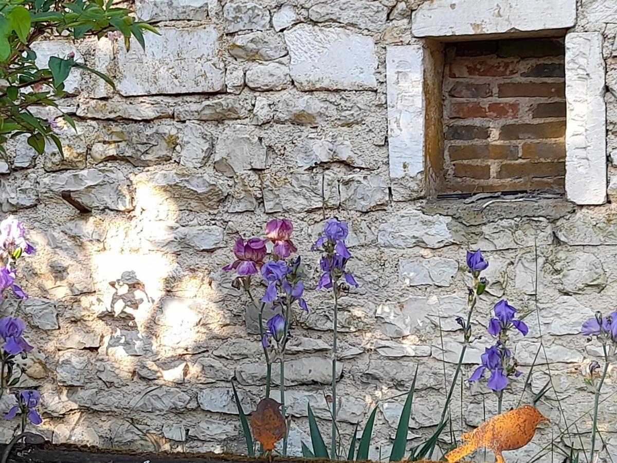 Aux Sources De Ouanne Bed & Breakfast Bagian luar foto