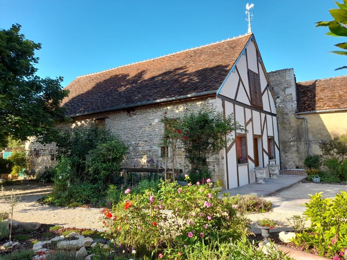 Aux Sources De Ouanne Bed & Breakfast Bagian luar foto