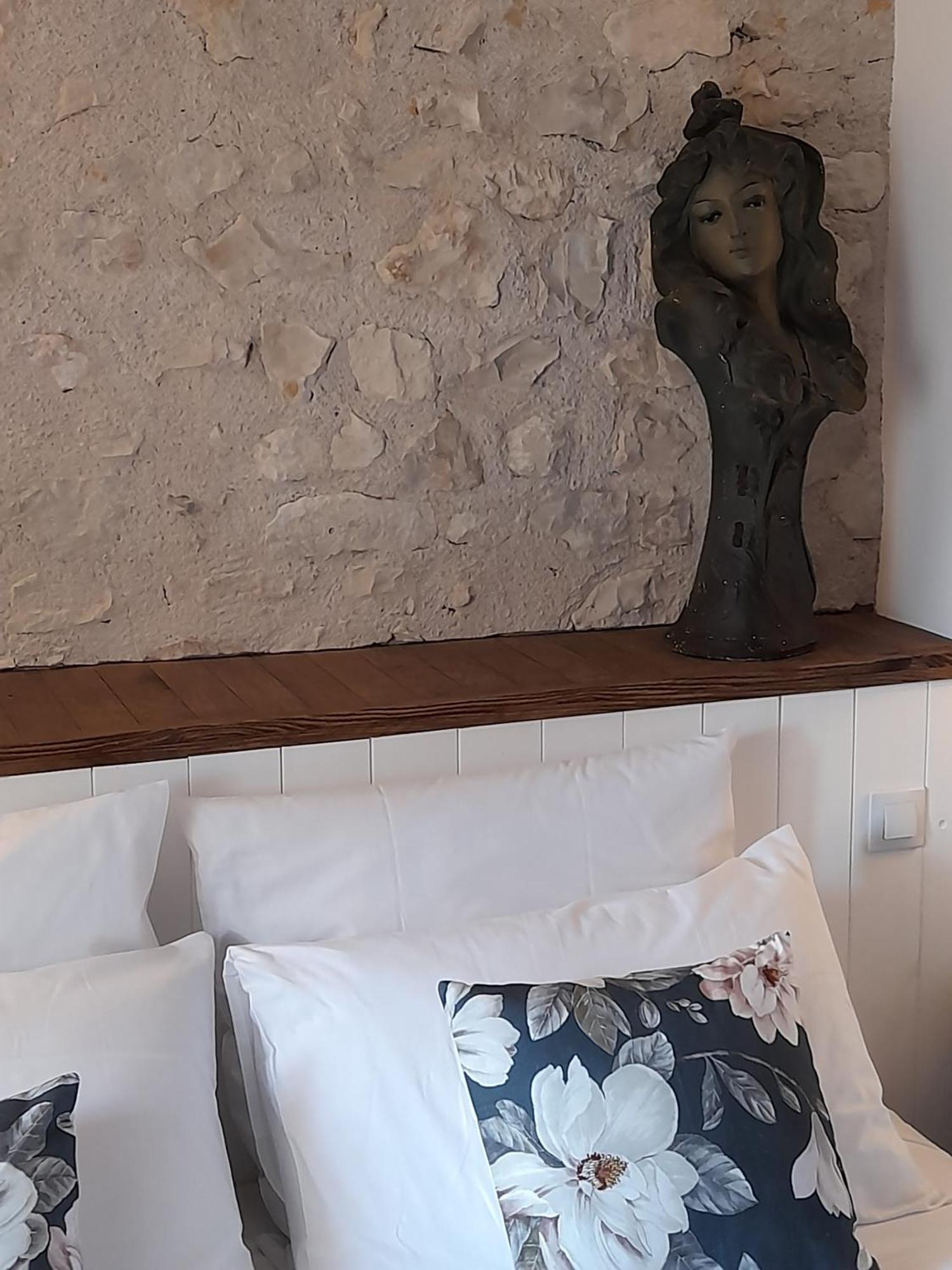 Aux Sources De Ouanne Bed & Breakfast Bagian luar foto